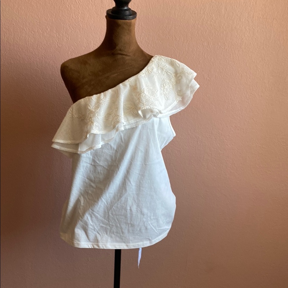 MARC NEW YORK Elegant Pearl One-Shoulder Top